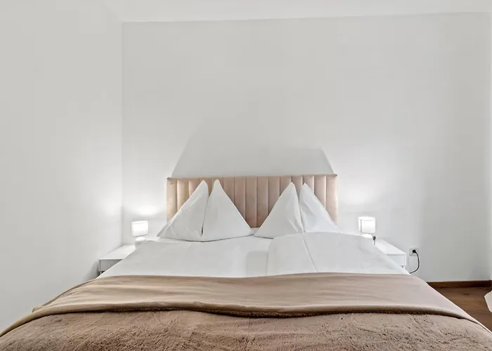 Farawayhomes Mautern #11 *